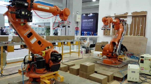 17、18、19日会展中心有工业机器人竞技(图1)