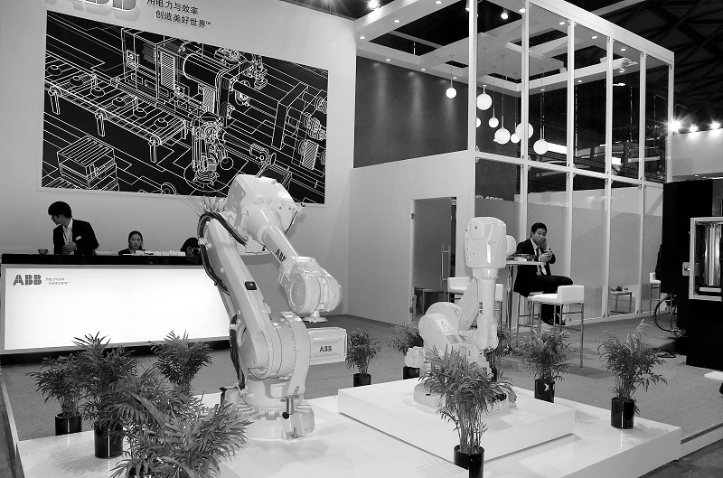 4月11日~15日，由中国机床工具工业协会主办的第九届中国数控机床展览会（CCMT2016）在上海新国际博览中心举办。本届展会以“新环境、新格局、新作为”（简称“三新”）为主题，国际化程度进一步提高，是本年度国内举办的规模最大、品牌知名度最高的机床工具展。
