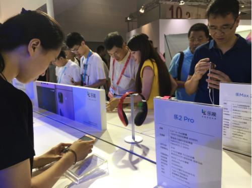乐视手机中国电信天翼终端展台成焦点(图4)