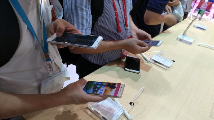 上阵亲兄弟 nubia Z11全系经典亮相天翼展(图2)