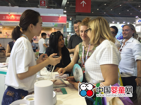CBME孕婴童展首日 萌动被多国代理商围观(图1)
