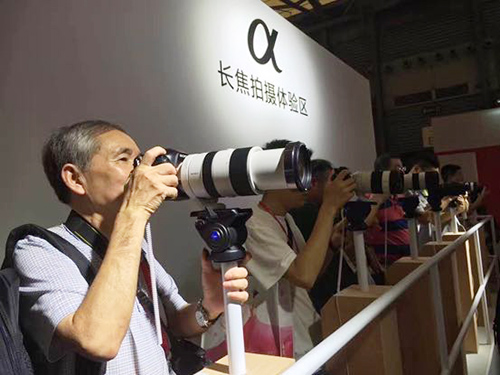 第十八届国际摄影器材展在沪开幕(图3)