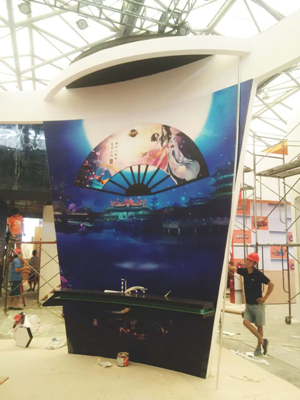 探班CJ现场 好玩友火力全开 展台搭建进行中