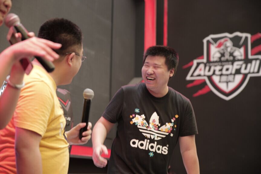 AutoFull傲风首创网布靠背电竞椅，2016China Joy展上大放异彩！