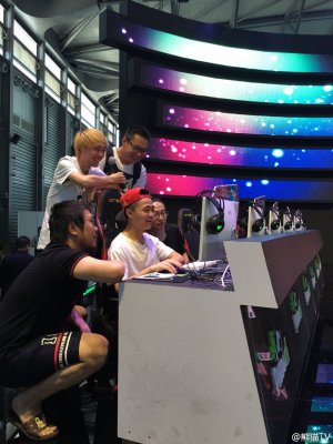 冰火碰撞 CJ最火日熊猫TV展台迎来宿命对决