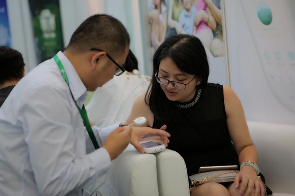 深圳生物健康展新一代智能艾灸仪受追捧(图3)